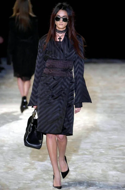 Look 16